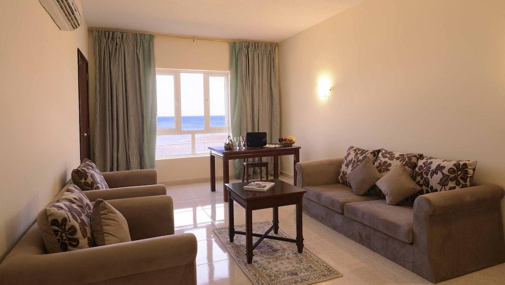 Resort Sur Beach Holiday Экстерьер фото